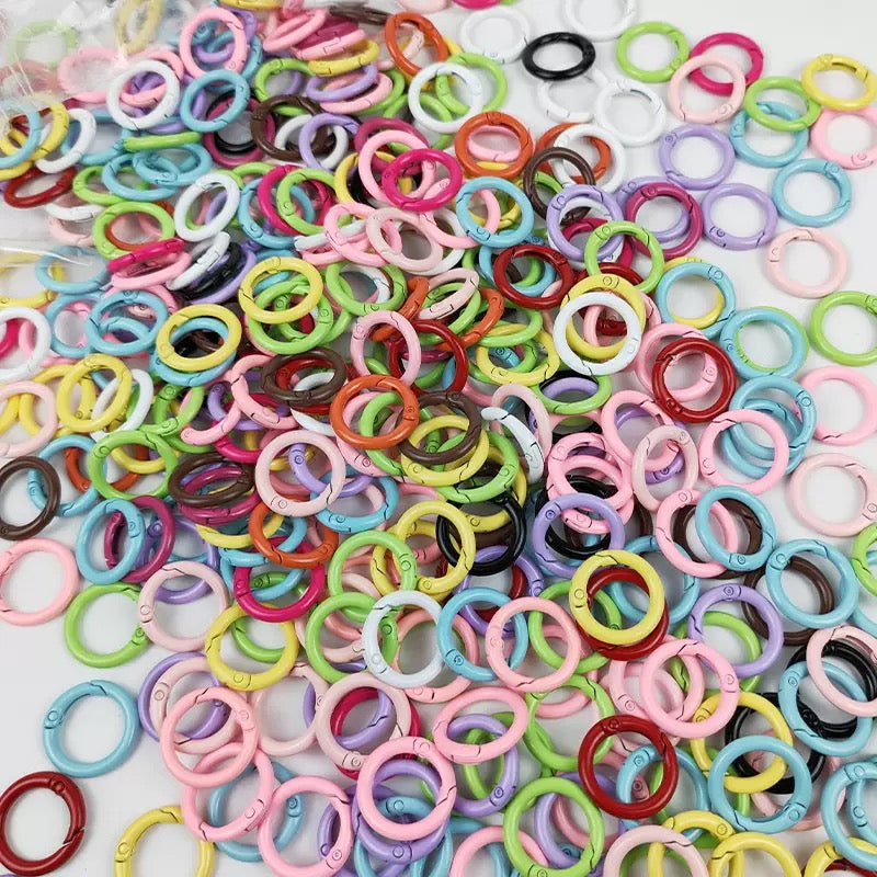 Circular keychain